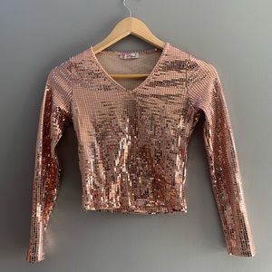 A pink cute long sleeve cropped party shirt🤍